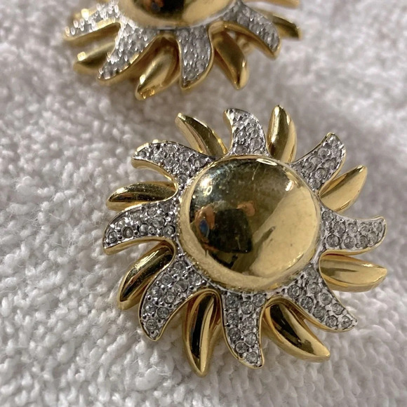 Vintage Gold Tone W White Gems Sun Shaped Clip  On Earrings - Picture 7 of 9
